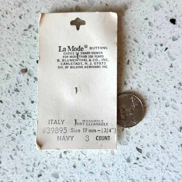 3 NEW on Card Vintage 1980s Navy Blue 4 Hole Flat Round Buttons 3/4" Italy Made - Picture 5 of 5